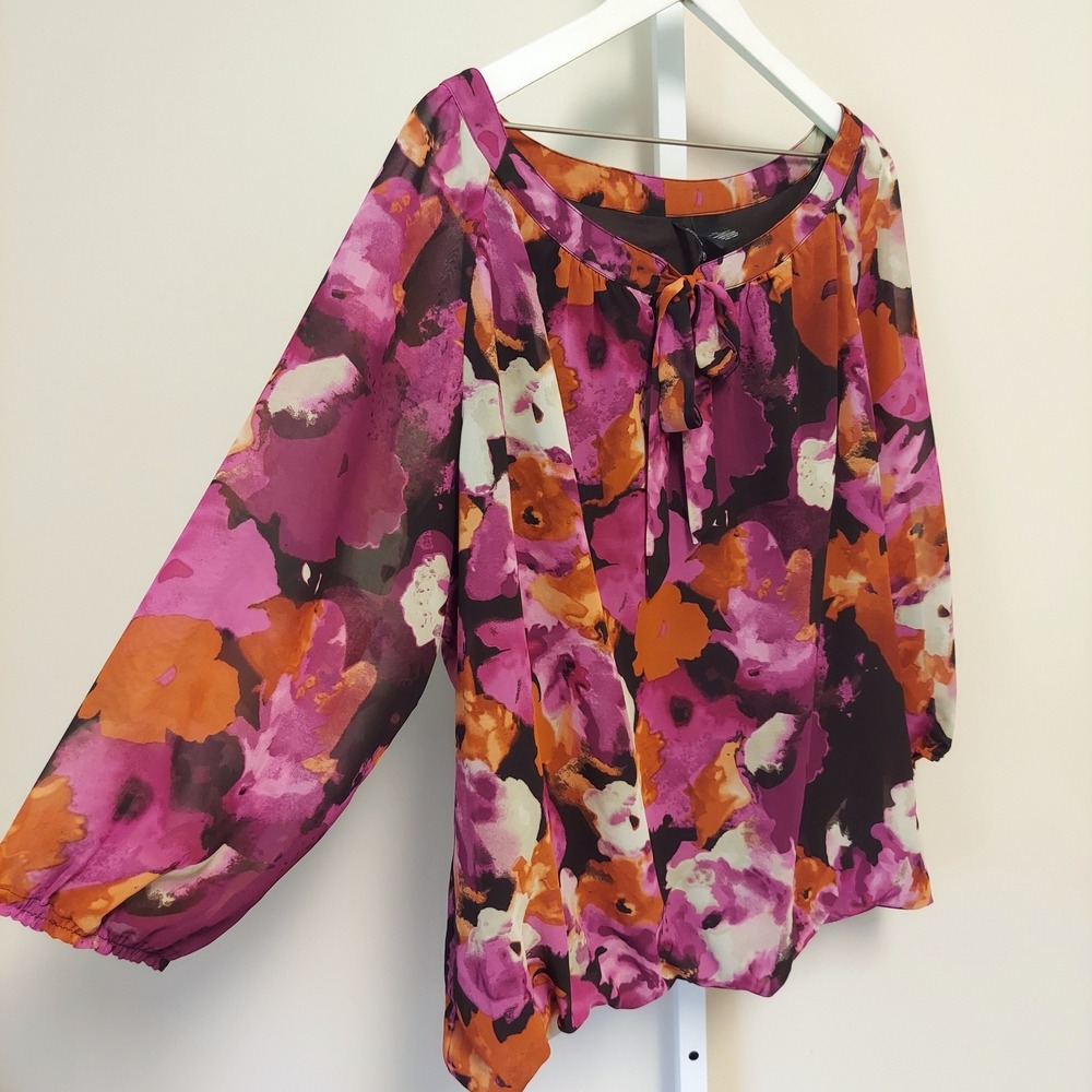 New Directions Woman 2X Floral Tie Neck Blouse Watercolor Floral Bubble Hem Top - Picture 7 of 7